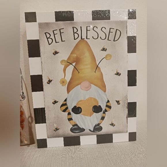 3 for 26 - Brand NWT 3 Piece Gnome & Bee Themed Home Decor Signs Bee Blessed - Picture 6 of 6